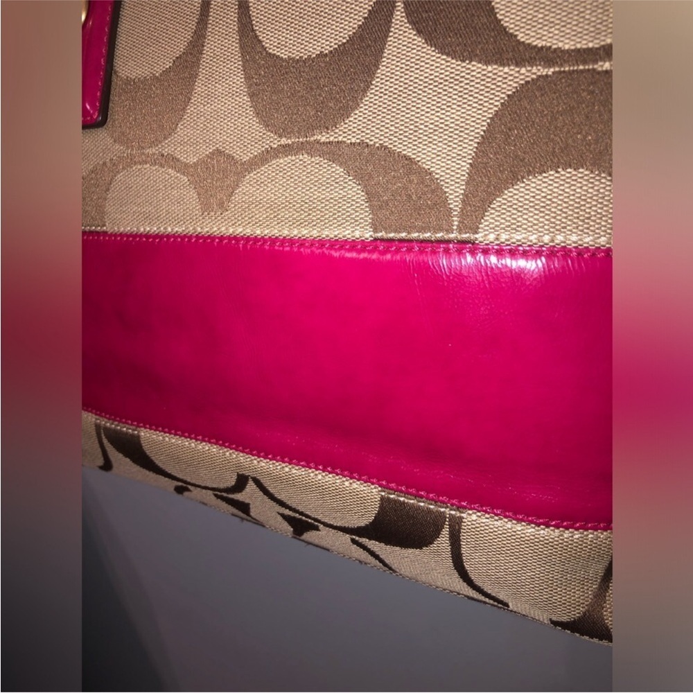 COACH KHAKI SIGNATURE STRIPE PATENT SHOULDER TOTE PINK - Picture 4 of 11